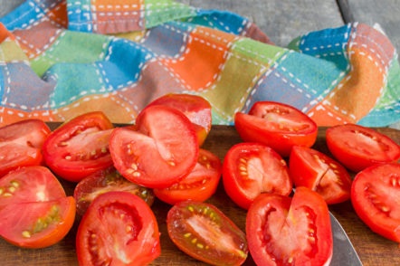 нарязани домати