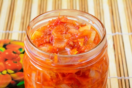 مكدسة في الجرار