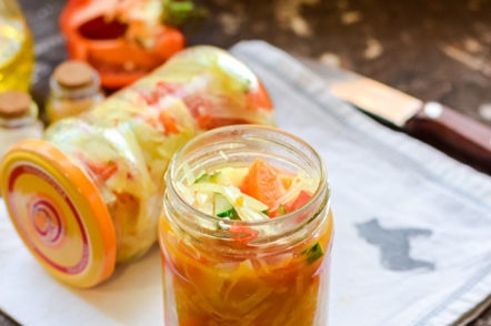 we arrange the salad in jars