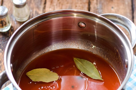 подправен домат