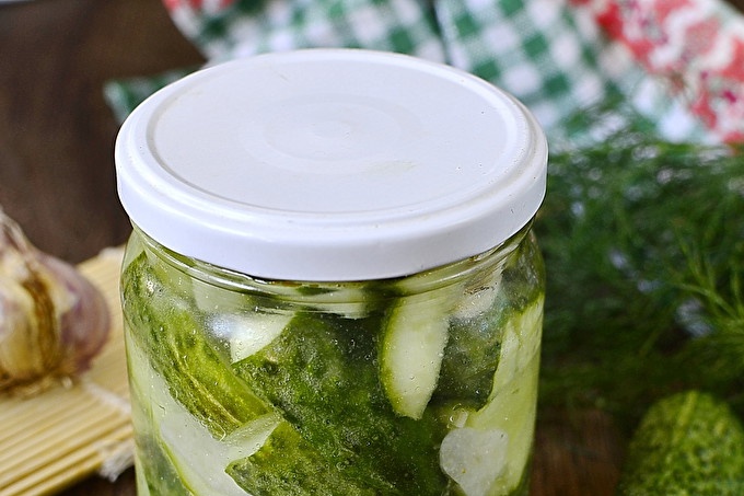 Sliced ​​cucumbers with garlic