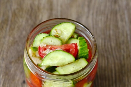 put the vegetables in the jar