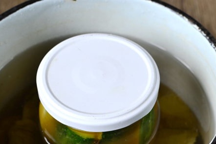 стерилизираме бурканите