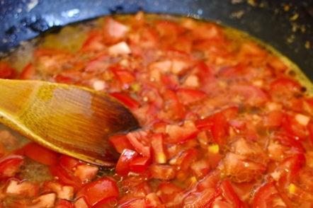 задушени домати