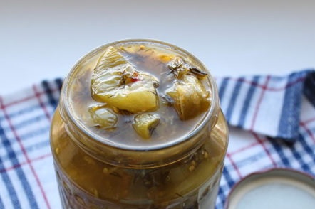 we arrange the salad in jars