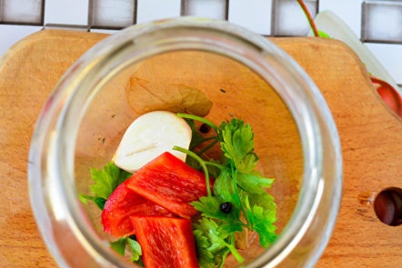 подправки и подправки в буркан