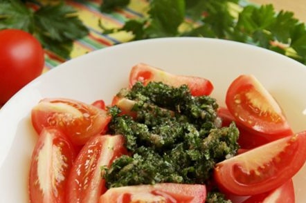 Добавете към доматите