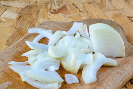 нарежете лука