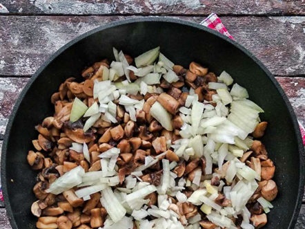 Bak champignons met uien