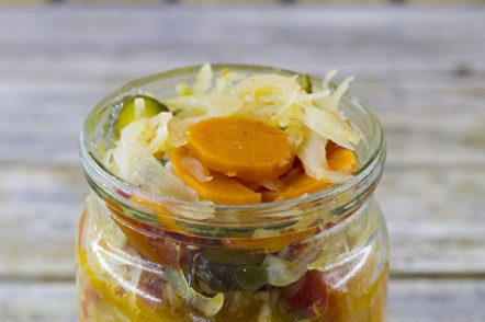 we arrange the salad in jars