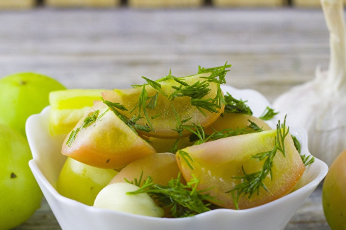 Tomàquets verds salats