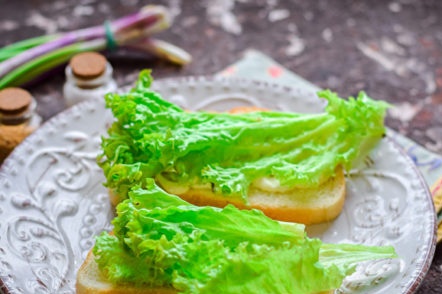 поставете лист маруля