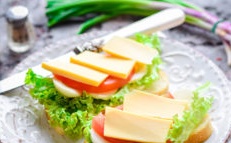 Tomato and Cheese Sandwiches