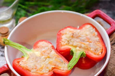 Пълнени половинки от пипер