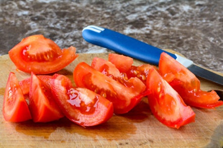 cut tomatoes