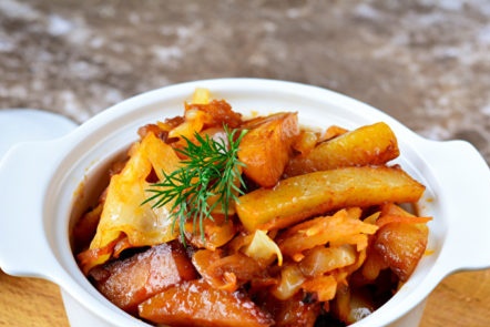 cabbage stew with potatoes