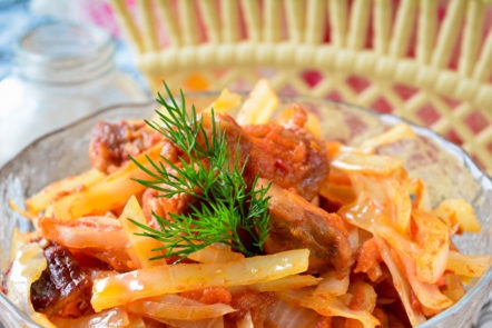 свинска яхния