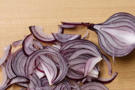 нарежете лука