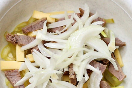 добавете лук