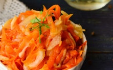 задушено кисело зеле