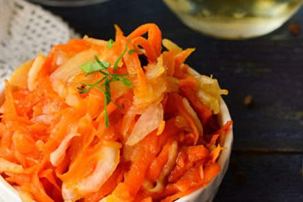 задушено кисело зеле