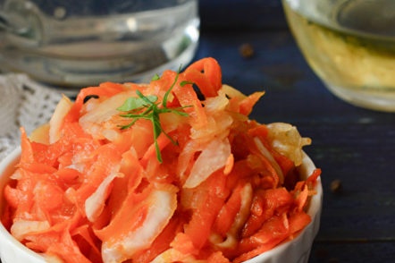 задушено кисело зеле