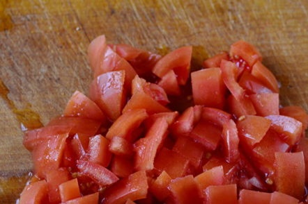 нарязан домат