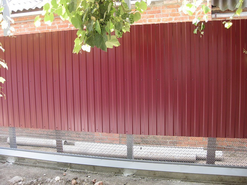 гофрирана ограда