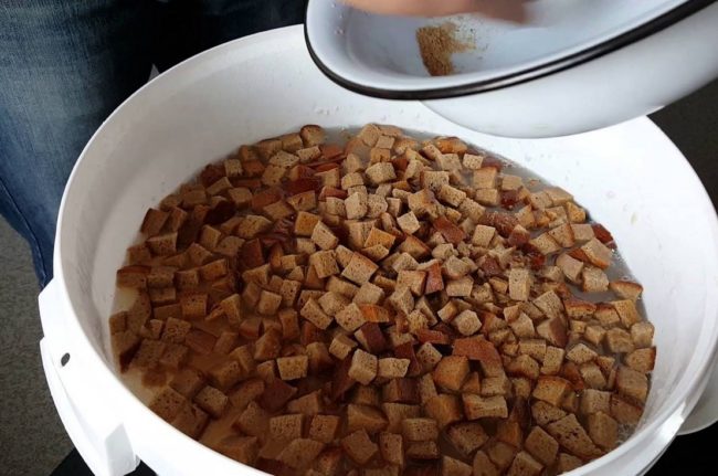 Bread fertilizer for cucumbers